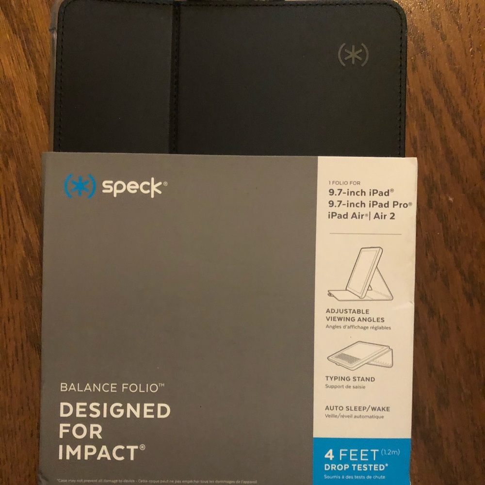 New! Speck balance folio! For Apple iPad